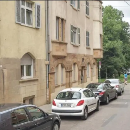 Δωμάτια σε οικογενειακή κατοικία Cozy In Near Center With Shared Bathroom And Kitchen