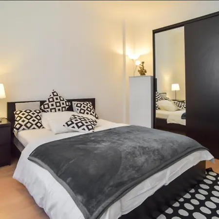Cozy In Near Center With Shared Bathroom And Kitchen Δωμάτια σε οικογενειακή κατοικία